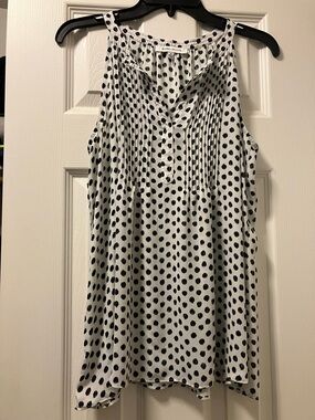 Rose & Olive White Sleeveless Polka Dot Camisole